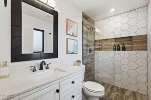 8426 E Sheridan St, Scottsdale, AZ 85257 - Photo 24
