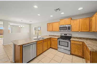 10180 N 116th Lane, Youngtown, AZ 85363 - Photo 10
