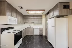 4710 N 10th Pl, Phoenix, AZ 85014 - Photo 8