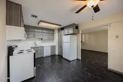 4710 N 10th Place, Phoenix, AZ 85014 - Photo 10