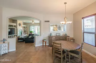 4374 E Lariat Ln, Phoenix, AZ 85050 - Photo 14