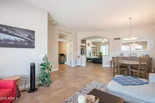 4374 E Lariat Ln, Phoenix, AZ 85050 - Photo 16