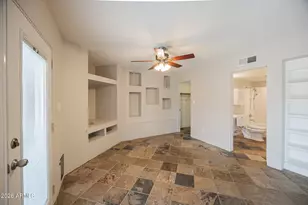 4922 N 42nd Way, Phoenix, AZ 85018 - Photo 6