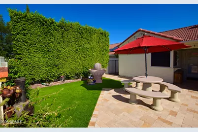9015 E Windrose Drive, Scottsdale, AZ 85260 - Photo 14