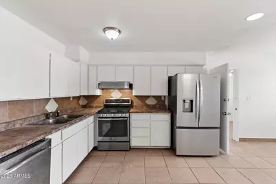 2246 W Sierra Street, Phoenix, AZ 85029 - Photo 2