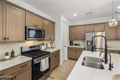 17759 W Guthrie Street, Surprise, AZ 85388 - Photo 2