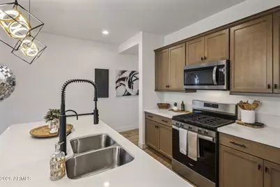 17759 W Guthrie Street, Surprise, AZ 85388 - Photo 8