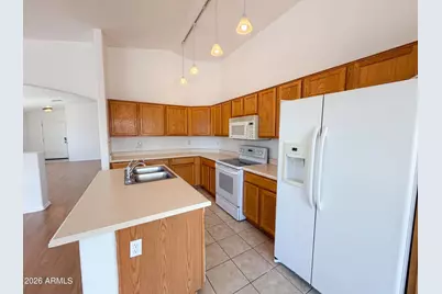 15861 W Papago Street, Goodyear, AZ 85338 - Photo 2