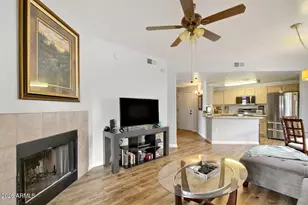 10401 N 52nd St, Paradise Valley, AZ 85253 - Photo 2
