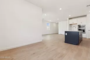 9735 S 12th Street S, Phoenix, AZ 85042 - Photo 8