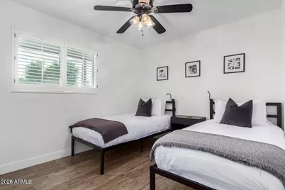 8225 E Minnezona Avenue, Scottsdale, AZ 85251 - Photo 20