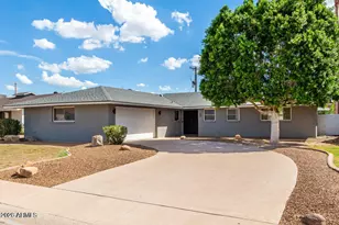 8225 E Minnezona Ave, Scottsdale, AZ 85251 - Photo 2