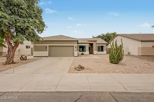 106 E Smoke Tree Rd, Gilbert, AZ 85296 - Photo 2