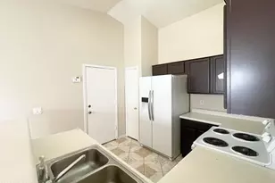 8930 W Catalina Dr, Phoenix, AZ 85037 - Photo 12