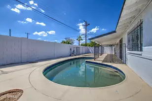 4750 N 39th Dr, Phoenix, AZ 85019 - Photo 24