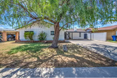 4750 N 39th Drive, Phoenix, AZ 85019 - Photo 2