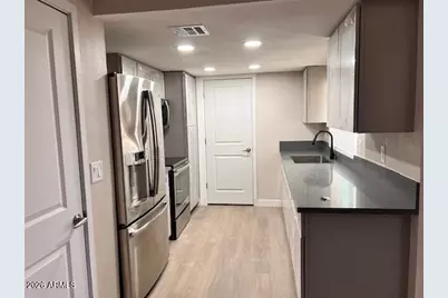 6935 W Monterosa Circle #1386, Phoenix, AZ 85033 - Photo 6