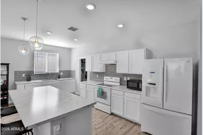 1818 E Grove Street, Phoenix, AZ 85040 - Photo 2