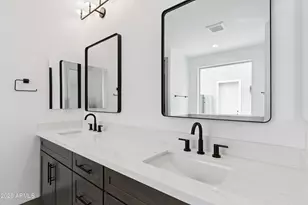 1686 E Carriage Ln, Phoenix, AZ 85086 - Photo 16