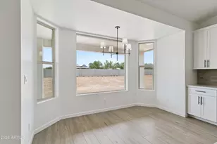 1686 E Carriage Ln, Phoenix, AZ 85086 - Photo 8