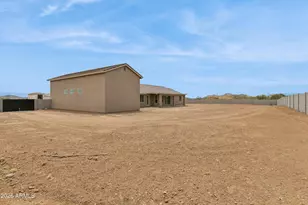 1686 E Carriage Ln, Phoenix, AZ 85086 - Photo 26