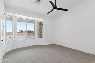 1686 E Carriage Ln, Phoenix, AZ 85086 - Photo 10