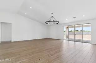 1686 E Carriage Ln, Phoenix, AZ 85086 - Photo 6