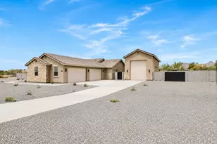 1686 E Carriage Ln, Phoenix, AZ 85086 - Photo 1