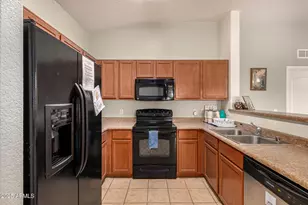 357 N 168th Dr, Goodyear, AZ 85338 - Photo 6