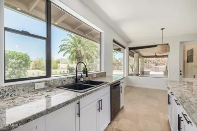 32015 N 71st Street, Scottsdale, AZ 85266 - Photo 2