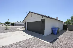 2371 W Paradise Ln, Phoenix, AZ 85023 - Photo 28