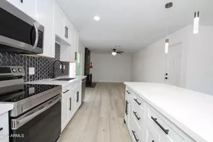 2371 W Paradise Ln, Phoenix, AZ 85023 - Photo 10