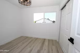 2371 W Paradise Ln, Phoenix, AZ 85023 - Photo 16