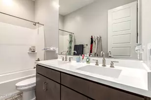 10446 W Lone Cactus Dr, Peoria, AZ 85382 - Photo 16
