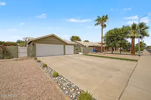 4226 E Whitney Ln, Phoenix, AZ 85032 - Photo 2