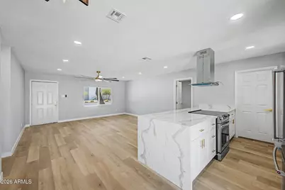 4328 N 47th Avenue, Phoenix, AZ 85031 - Photo 8