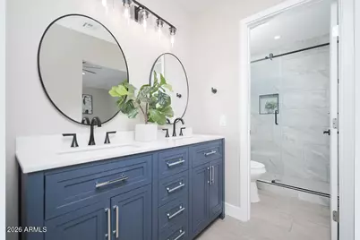 8106 W Wethersfield Road, Peoria, AZ 85381 - Photo 16