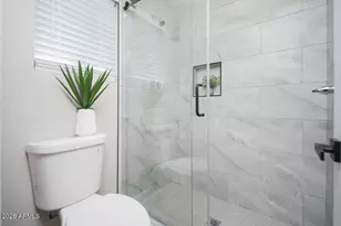 8106 W Wethersfield Rd, Peoria, AZ 85381 - Photo 18
