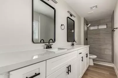 818 W Elna Rae Street, Tempe, AZ 85281 - Photo 32