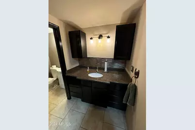 25 N Extension Road, Mesa, AZ 85201 - Photo 12