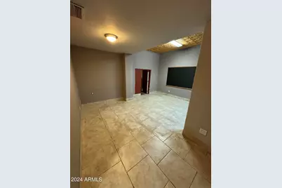 25 N Extension Road, Mesa, AZ 85201 - Photo 10