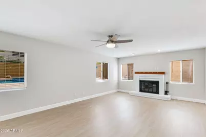 4041 W Avenida Del Sol Avenue, Glendale, AZ 85310 - Photo 8