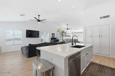 17240 N 42nd Place, Phoenix, AZ 85032 - Photo 12