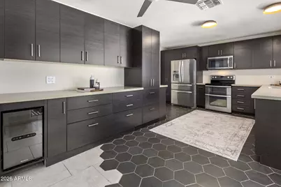 2432 E Piestewa Peak Drive, Phoenix, AZ 85016 - Photo 24