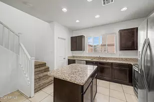2026 N 77th Dr, Phoenix, AZ 85035 - Photo 10