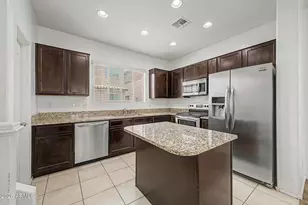 2026 N 77th Dr, Phoenix, AZ 85035 - Photo 8