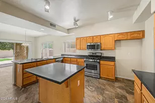 7349 W Willow Ave, Peoria, AZ 85381 - Photo 8