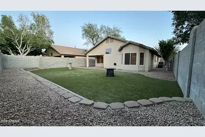 8146 W Clara Lane, Peoria, AZ 85382 - Photo 2
