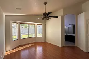 8146 W Clara Ln, Peoria, AZ 85382 - Photo 10