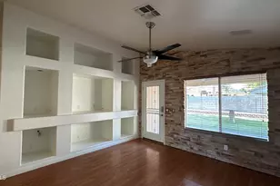 8146 W Clara Ln, Peoria, AZ 85382 - Photo 4